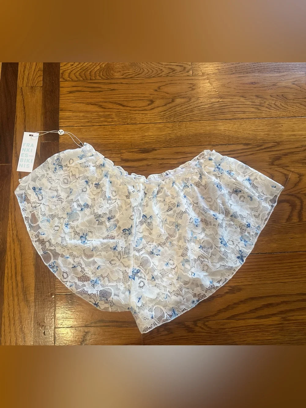 NWT Frankies Bikinis Collections White Lace Shorts with Blue Floral Size Small